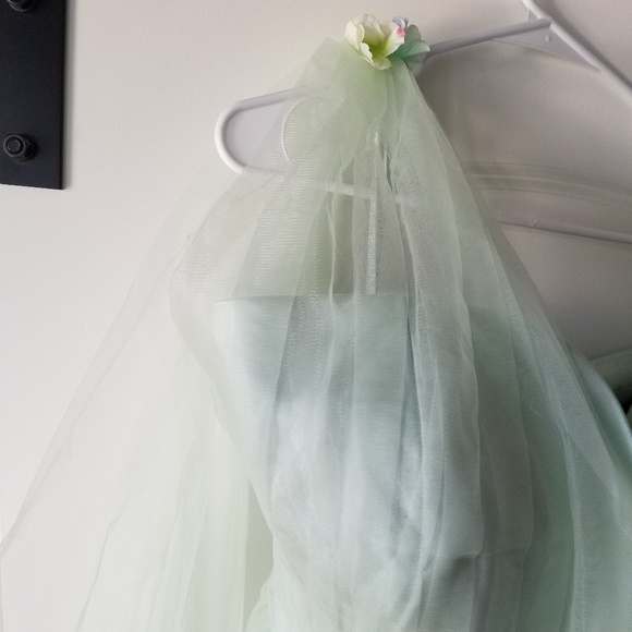 Plus Size Tulle Floral Gown - Picture 5 of 8